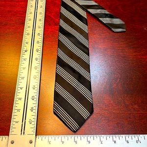 Michael Kors, 100% silk embroidered tie